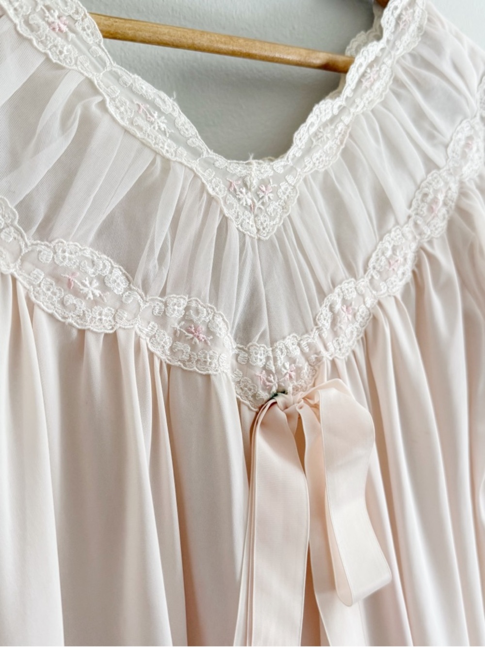 Vintage Coquette Pale Pink Puff Sleeve Nightgown - Picture 4 of 11
